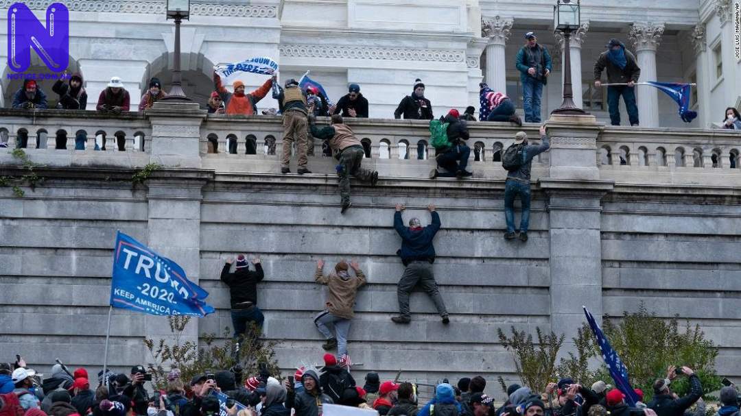 210106162409-01-US-CAPITOL-RIOTS-0106-SUPER-169