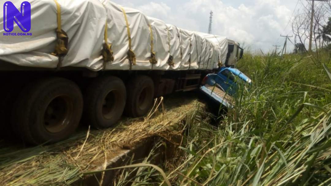 FRSC personnel spared from fatal crash as cement laden trailer rams into patrol van 4MHL9OLV207205
