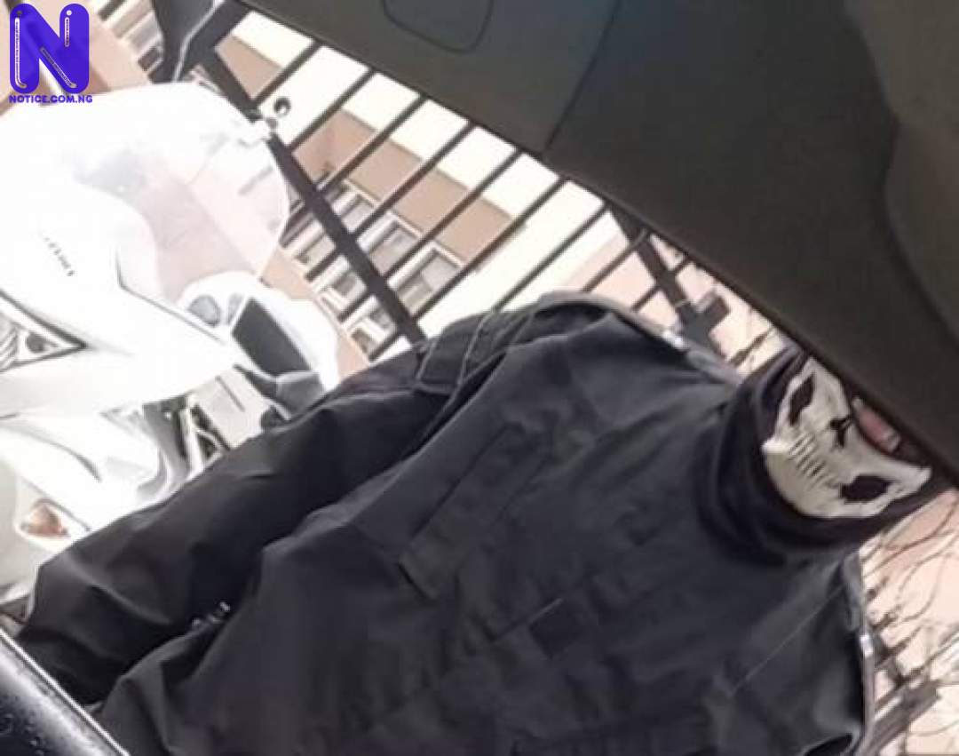 Masked armed officers take over Federal High Court ahead of IPOB leader's trial - Nnamdi Kanu D8D29D56-E673-42F9-9C78-E31DFE333FA023059