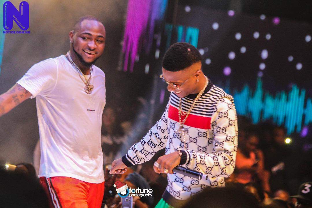 Davido, Wizkid hug out their differences at Lagos nightclub (VIDEO) DAVIDO-WIZKID-696554