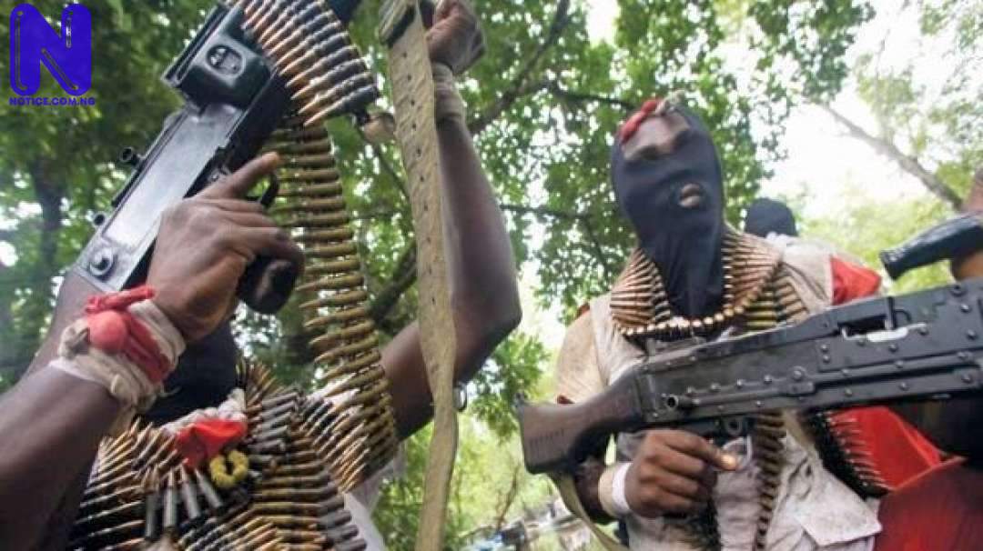 GUNMEN1