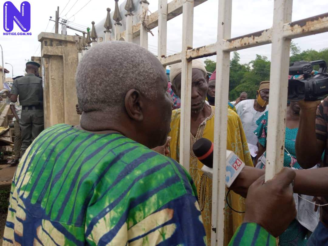Drama as Ogun Government shuts out protesting pensioners (VIDEO) IMG-20210610-WA0014