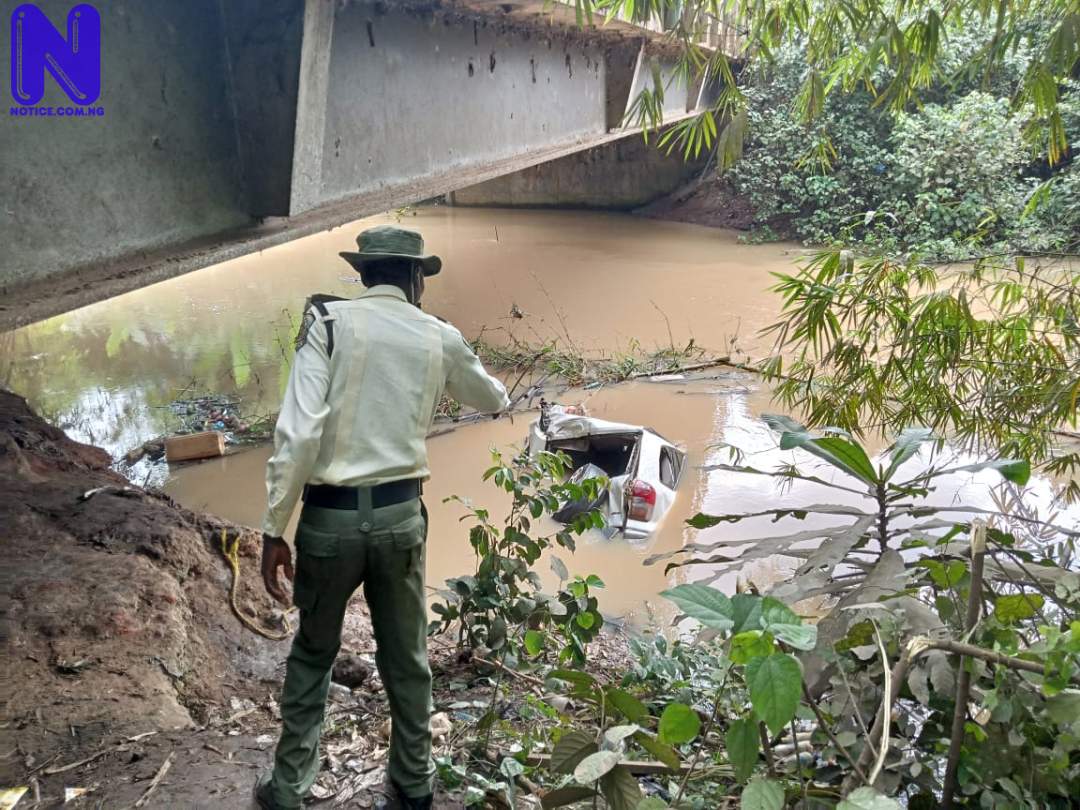 One dead as truck plunges car into river in Ogun IMG-20211011-WA0024218720
