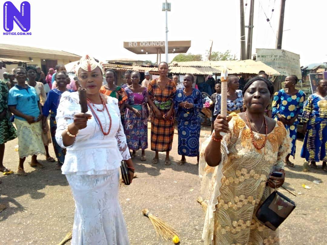 Half-naked women storm Akoko streets, protest over insecurity in Ondo (PHOTOS) IMG-20220115-WA0006119868