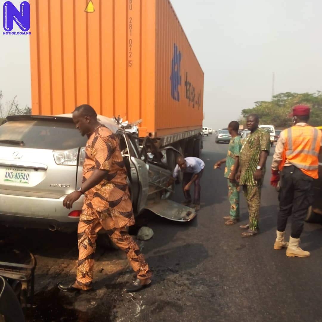 Two die as car rams into truck on Lagos-Ibadan road IMG-20220121-WA0021-180855