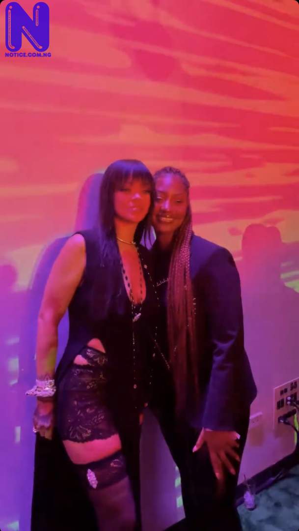 ‘Oh my God' – Rihanna screams as she meets Tems (VIDEO) IMG 0425-1260282