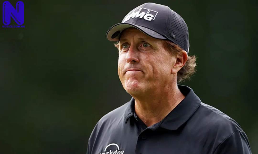 Phil Mickelson Net Worth 2022 MICKELSON-847-ROBCARR20070