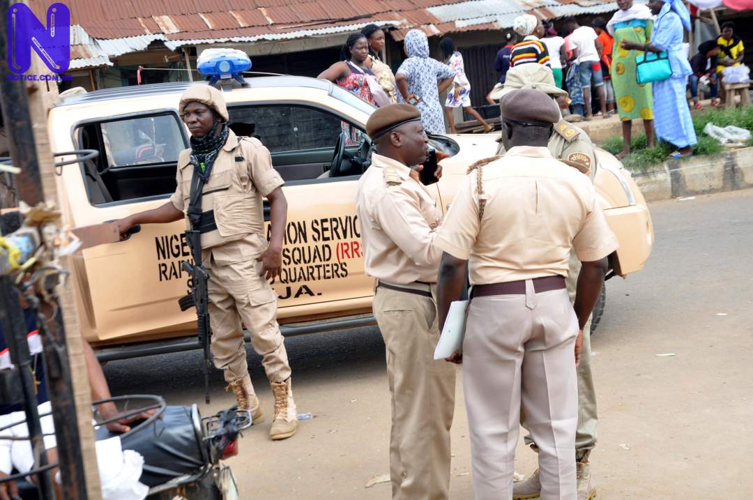 Immigration arrest, detain 3 gun runners in Cross River - Ambazonian struggle NIGERIA-IMMIGRATION469529