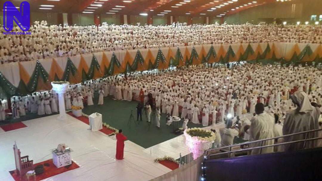 Legendary boxer, Obisia Nwakpa, 324 others consecrated Olumoba Olumba Bishops in Calabar OLUMBA-OLUMBAUNKNOWN