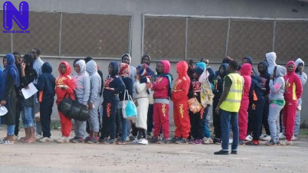 158 stranded Nigerian People return from Libya SOME-NIGERIAN-RETURNEES-FROM-LIBYA180882