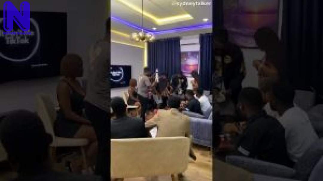 Download Comedy Video: Sydneytalker - Clubbing In Nigeria Be Like SYDNEYTALKER-CLUBBING-IN-NIGERIA-BE-LIKE-300X16910287