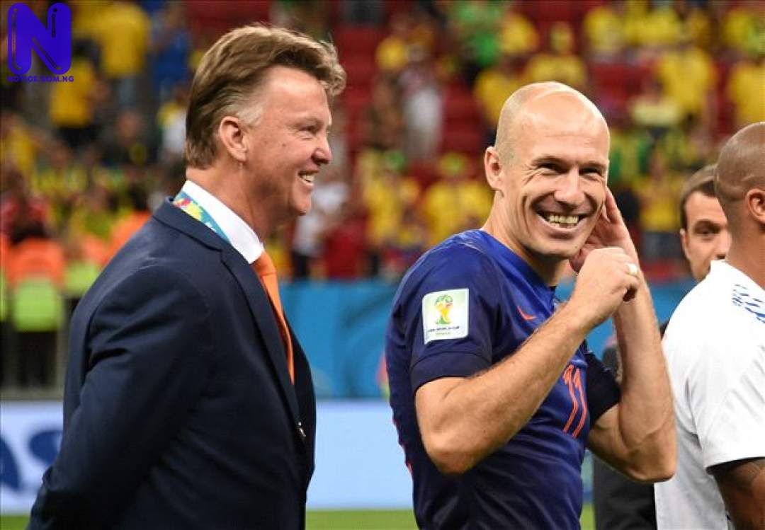 VAN-GAAL-ROBBEN-JULY2014